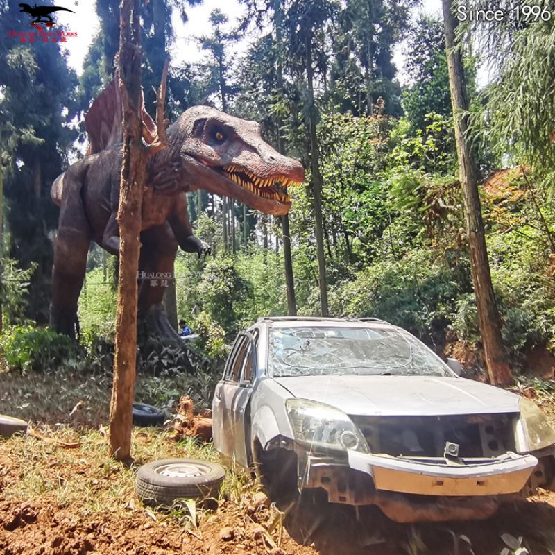 16 meter animatronisk spinosaurus angriber en bil i Adventure Park (5)